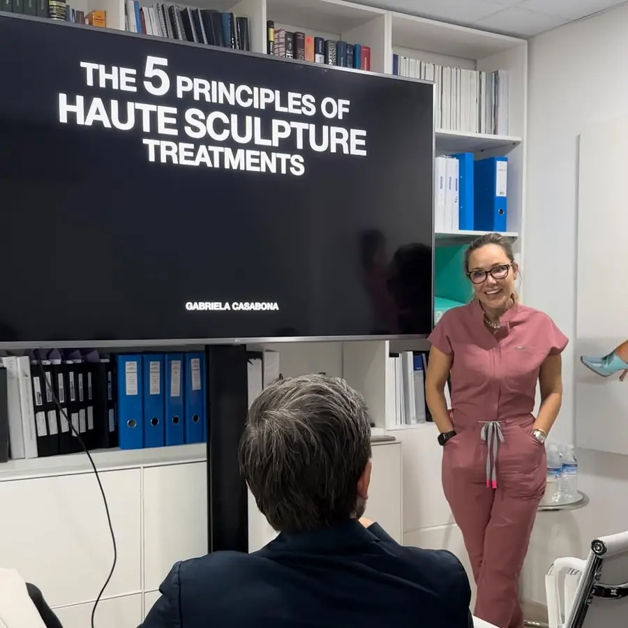 Dr. Gabriela Casabona teaching at the clinic